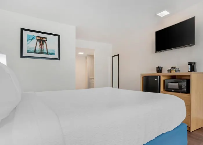 Chateau Beachfront Hotel, A By The Sea Resort