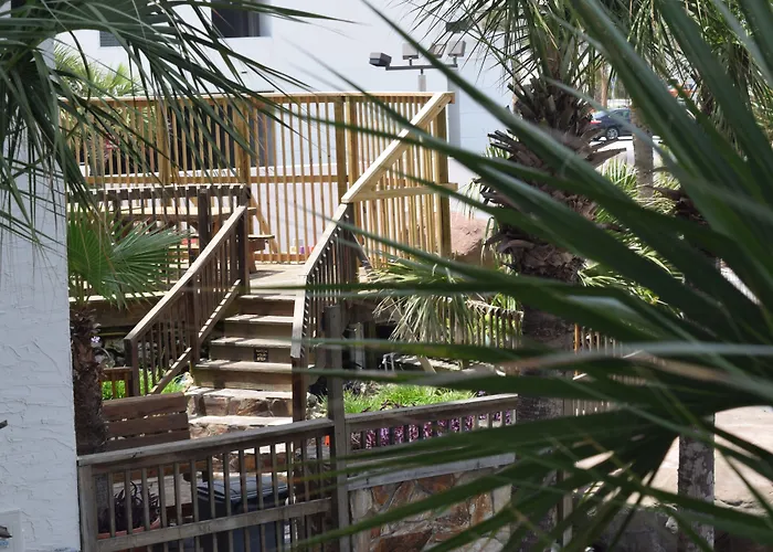 Days Inn By Wyndham Panama City Beach Beachfront Resort